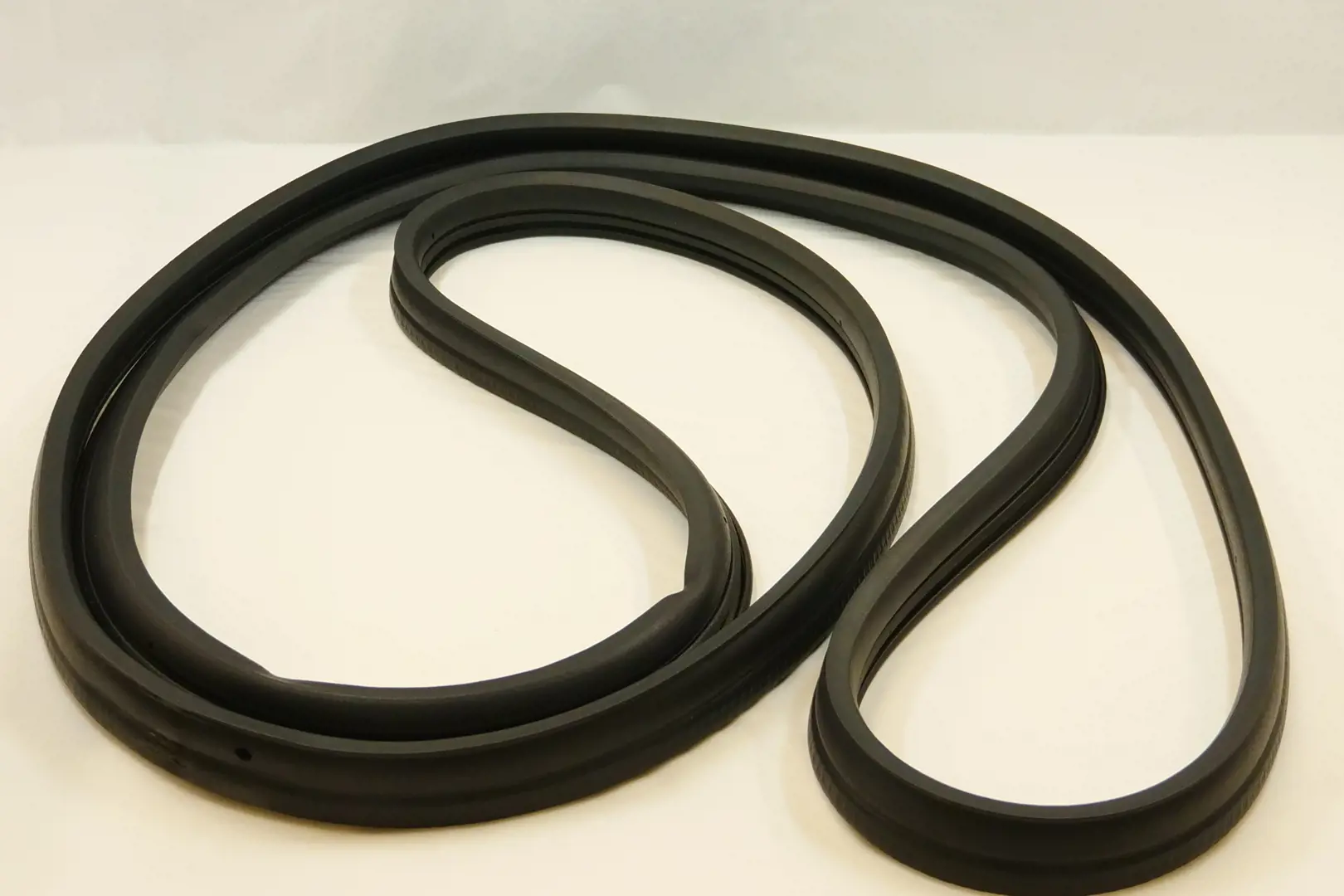 Image 2 for #3G710-70680 WEATHERSTRIP, SH