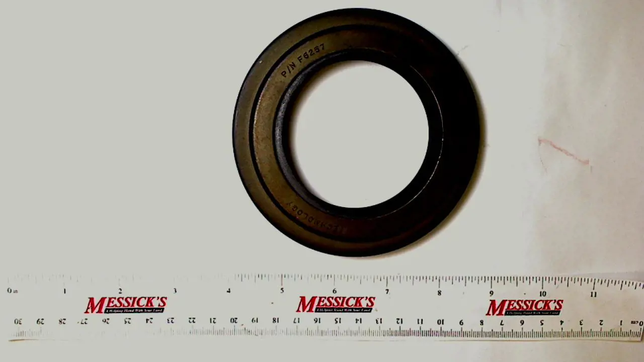Case IH #1349466C1 SEAL OIL