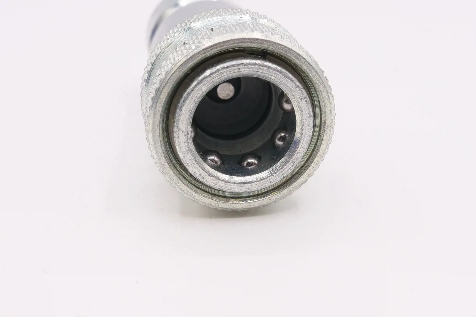 Kubota #K2581-66320 COUPLER, 1/4 H2-
