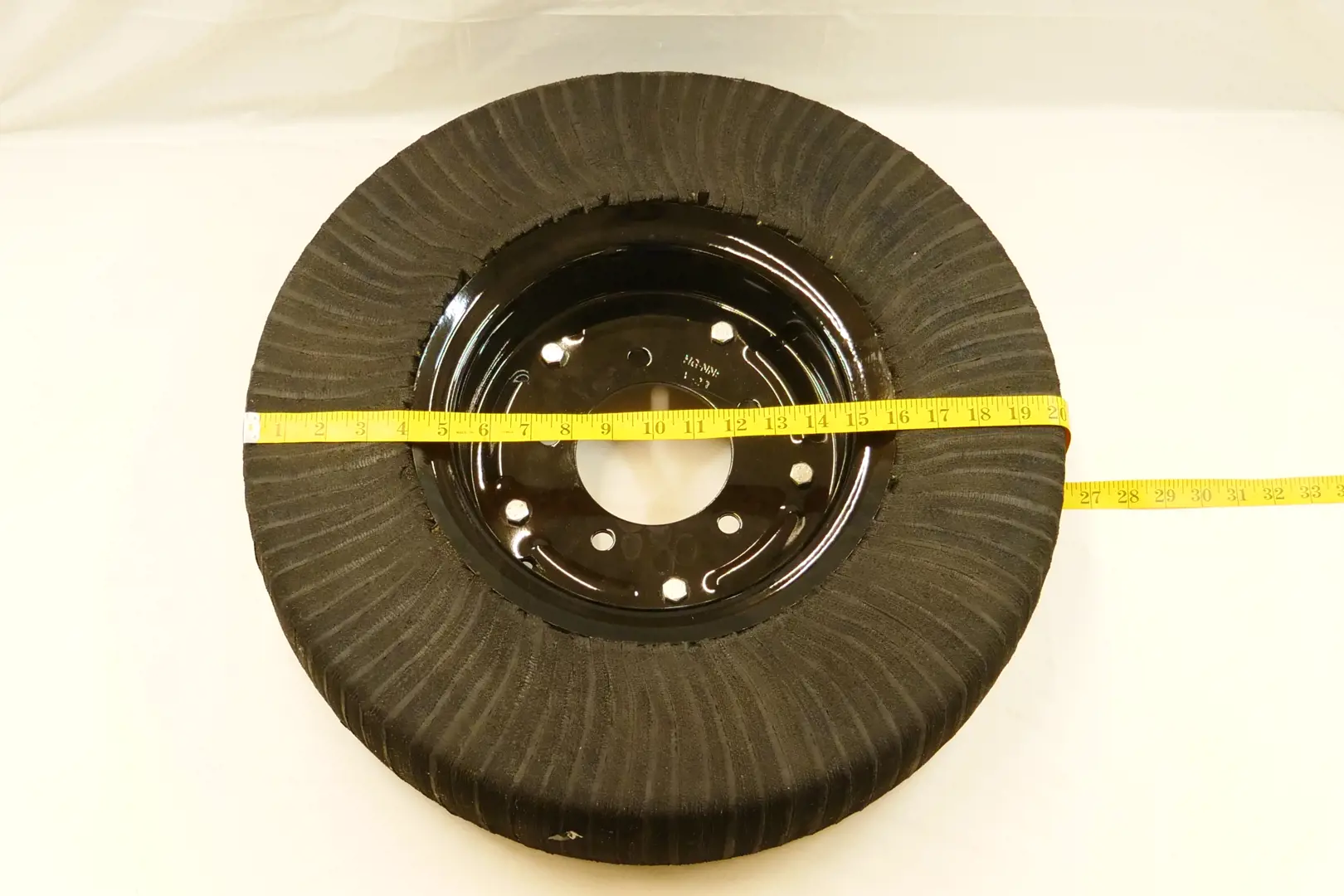 Image 5 for #1017040 6 X 9 SOLID LAMINATED TIRE
