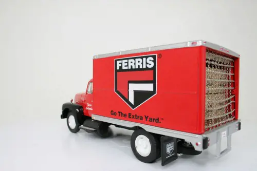 Image 3 for #19-3832 1:34 Ferris 1957 International R-190 Dry Goods Van
