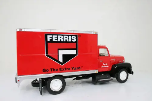 Image 8 for #19-3832 1:34 Ferris 1957 International R-190 Dry Goods Van