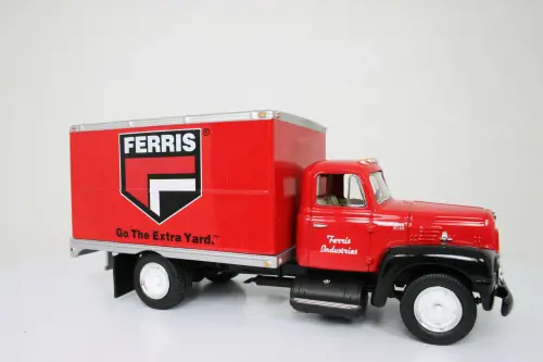Image 10 for #19-3832 1:34 Ferris 1957 International R-190 Dry Goods Van
