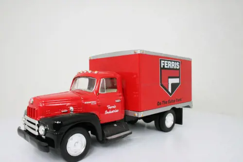 Image 15 for #19-3832 1:34 Ferris 1957 International R-190 Dry Goods Van