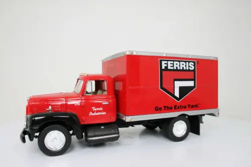 Image 16 for #19-3832 1:34 Ferris 1957 International R-190 Dry Goods Van