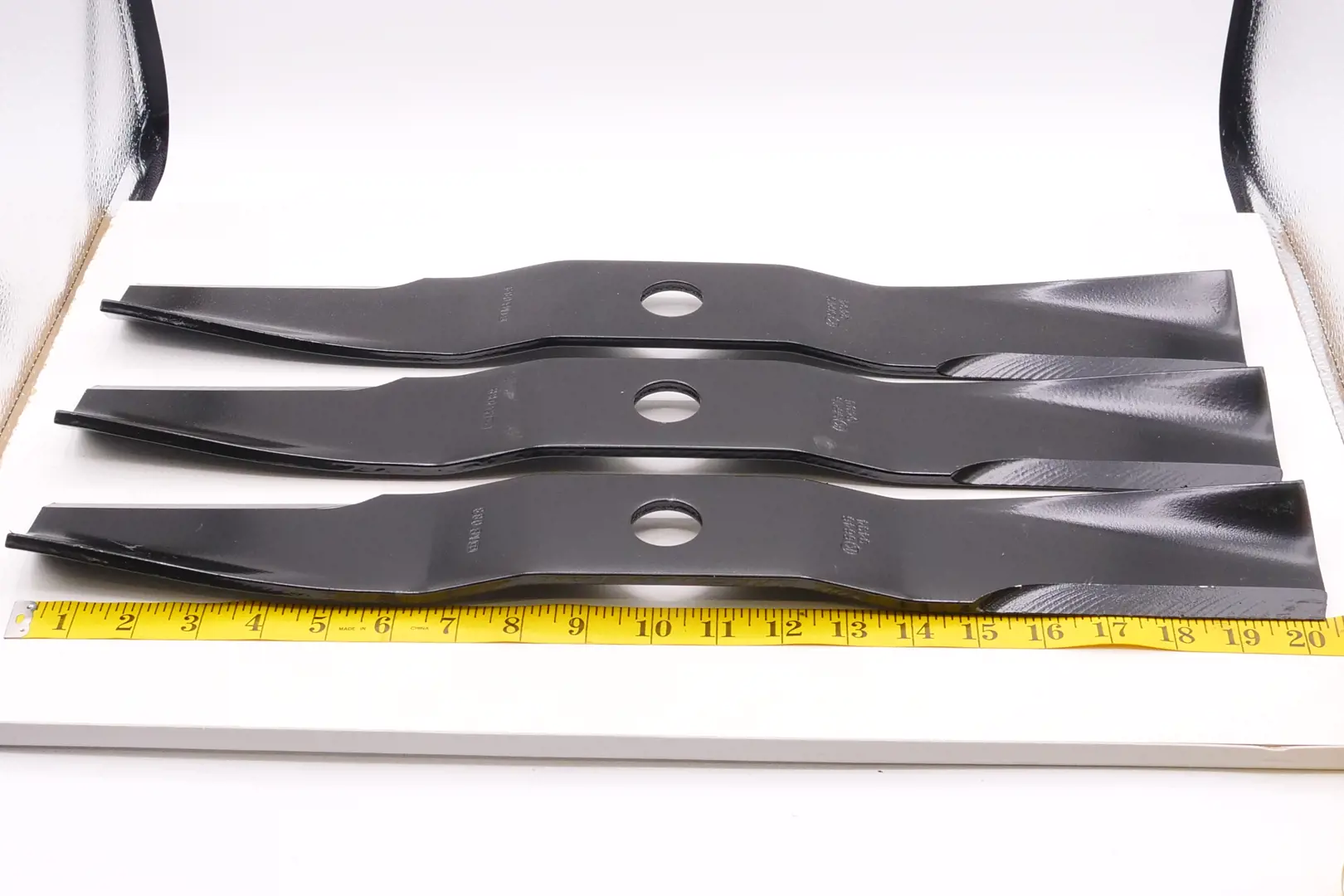 Oregon 92-128 Heavy Duty Lawnmower Blades – 20-1/2" For Kubota K5645-97520 / 97530 – 2-Pack