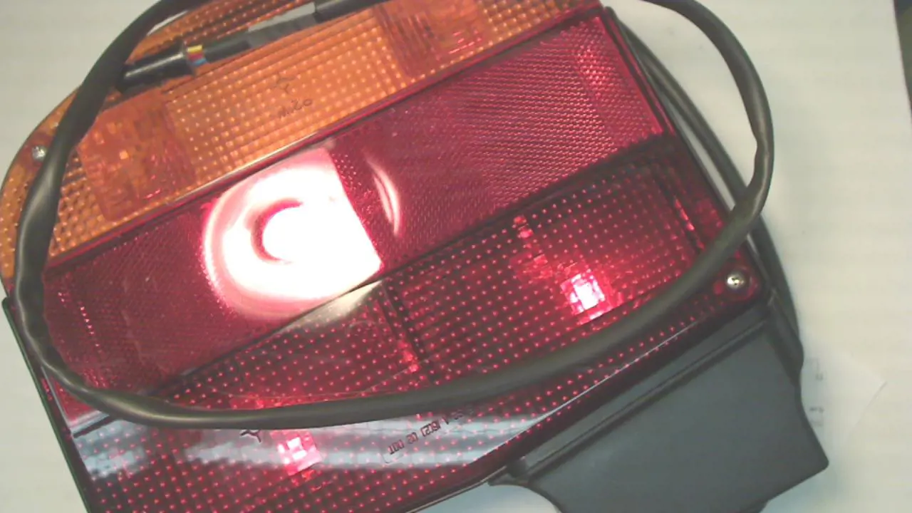 New Holland #47129205 LAMP, TAIL 