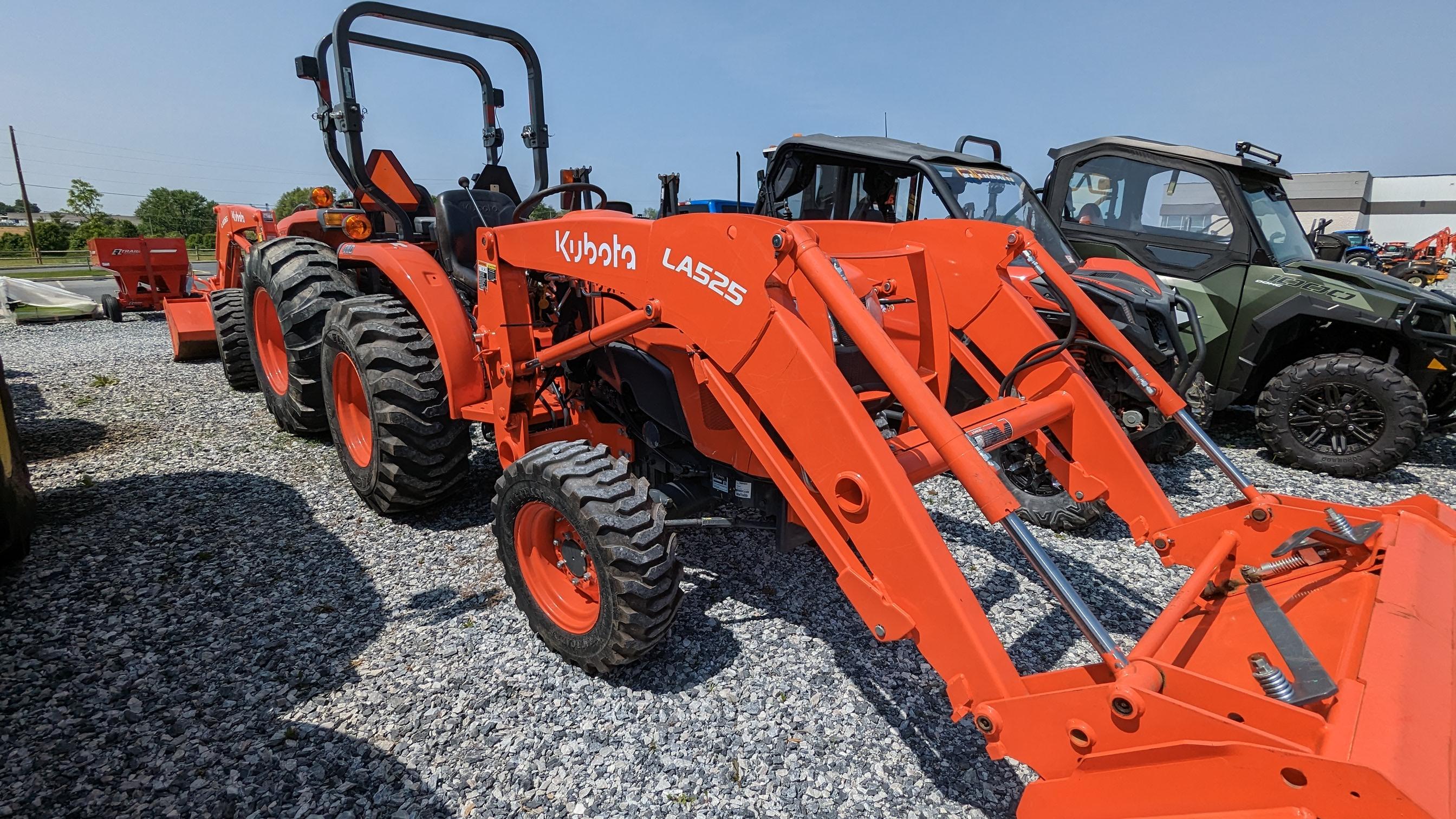 Kubota L3301DT used picture